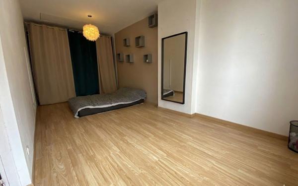 Maison à louer    5 pièces •  Charmes