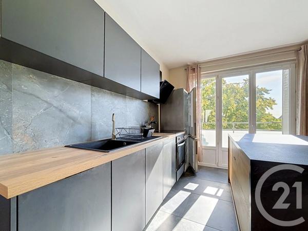 Appartement F4 à vendre  4 pièces - 96 m 2   CLERMONT FERRAND  - 63