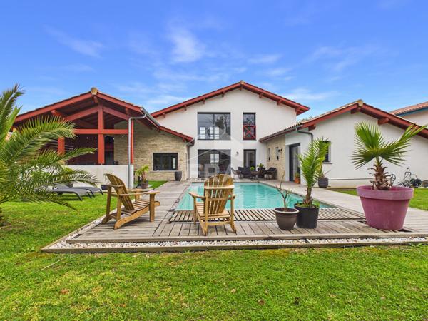 Vente - Maison Contemporaine avec piscine Arcangues - l'épure et la lumière