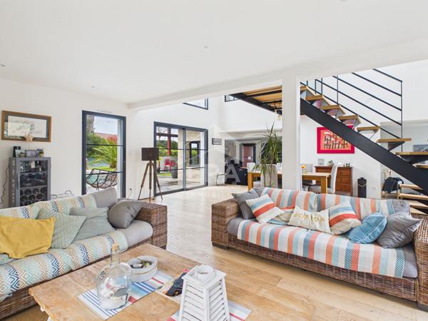 Vente - Maison Contemporaine avec piscine Arcangues - l'épure et la lumière