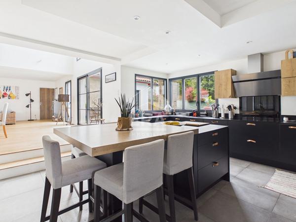 Vente - Maison Contemporaine avec piscine Arcangues - l'épure et la lumière