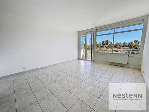 Fréjus - Secteur Base Nature, T2 dernier étage avec vue dégagée et place de parking