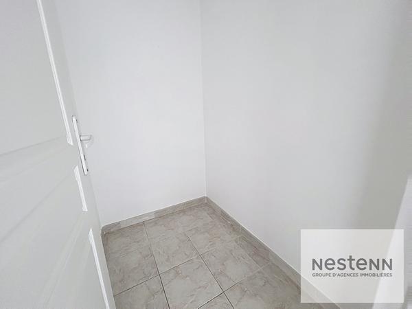 Fréjus - Secteur Base Nature, T2 dernier étage avec vue dégagée et place de parking