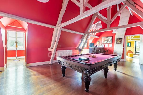Château à vendre proche de Soissons – 720 m² avec 5 chambres -Maison indépendante de 85 m², piscine couverte, grand garage et parc de 2,57 hectares