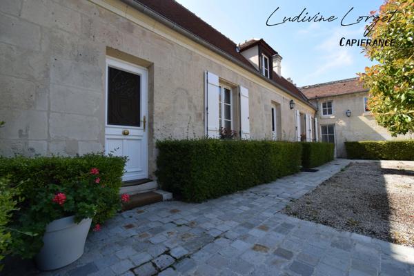 Château à vendre proche de Soissons – 720 m² avec 5 chambres -Maison indépendante de 85 m², piscine couverte, grand garage et parc de 2,57 hectares