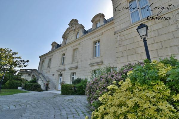 Château à vendre proche de Soissons – 720 m² avec 5 chambres -Maison indépendante de 85 m², piscine couverte, grand garage et parc de 2,57 hectares
