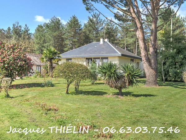 PAVILLON TOTALEMENT RÉNOVÉ SUR 1,4 HA AVEC DÉPENDANCES