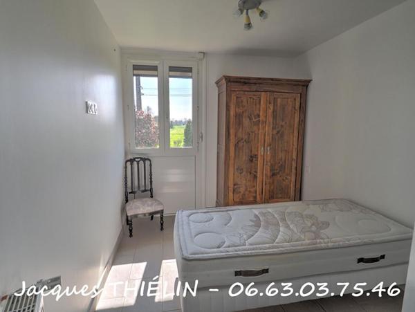 PAVILLON TOTALEMENT RÉNOVÉ SUR 1,4 HA AVEC DÉPENDANCES