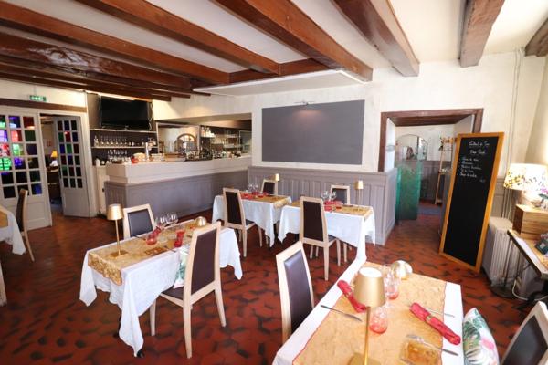 SUPERBE HOTEL RESTAURANT LOGIS DE FRANCE A VENDRE LOCALISATION SECTEUR LUSIGNAN (86)
