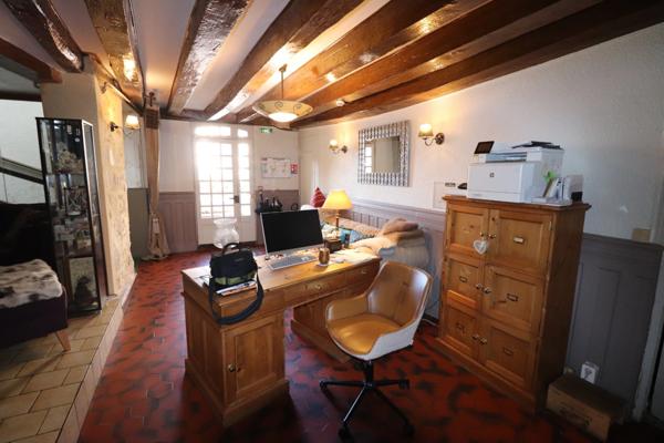 SUPERBE HOTEL RESTAURANT LOGIS DE FRANCE A VENDRE LOCALISATION SECTEUR LUSIGNAN (86)