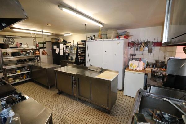 SUPERBE HOTEL RESTAURANT LOGIS DE FRANCE A VENDRE LOCALISATION SECTEUR LUSIGNAN (86)