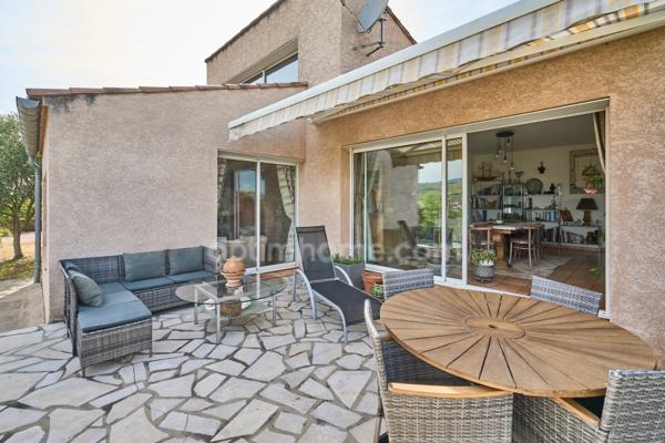 LIMOUX (11300) – MAISON D’ARCHITECTE – 5 PIÈCES – VUE PANORAMIQUE – PISCINE – GARAGE – GRAND TERRAIN CLÔTURÉ