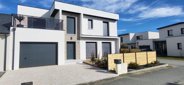 Maison contemporaine 4 chambres avec garage et jardin