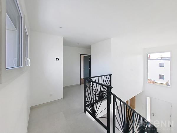 Maison contemporaine 4 chambres avec garage et jardin