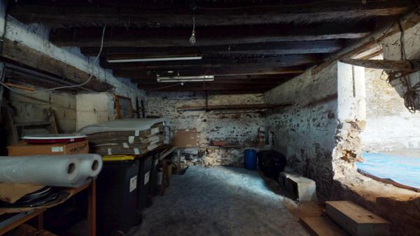 MAISON 5 pièces et GRANGE  avec compteur EDF 295 000