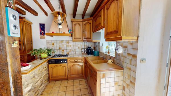 MAISON 5 pièces et GRANGE  avec compteur EDF 295 000