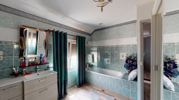 MAISON 5 pièces et GRANGE  avec compteur EDF 295 000