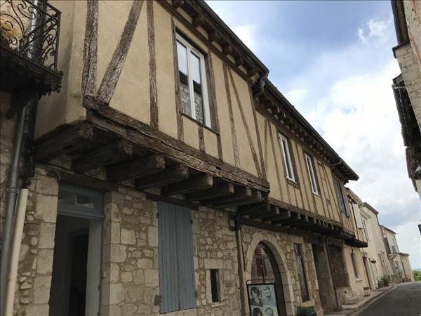 Appartement à louer |  MONFLANQUIN |  5 pièces | 150 m²