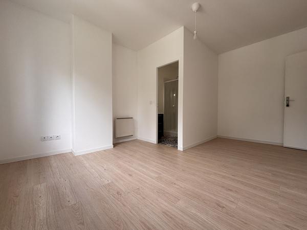 Immeuble 14 pièces - 300 m²