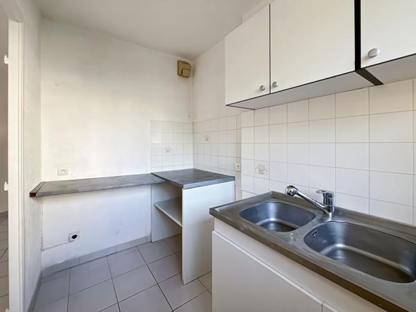 CAGNES SUR MER (Val Fleuri)  / 2 pièces de 36m² avec terrasse, pkg et cave.