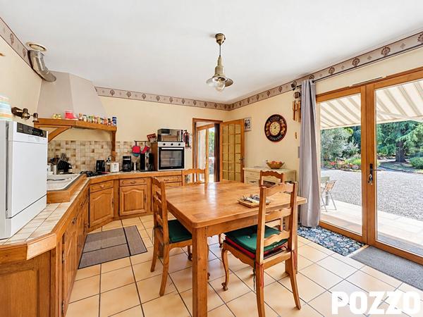 À VENDRE - Maison dans le bourg de Bréhal de 255m² au calme avec parc arboré BREHAL