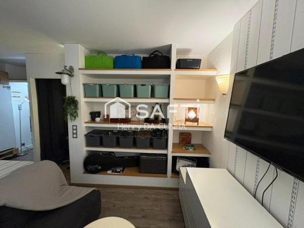 T2 lumineux avec balcon proche tram A