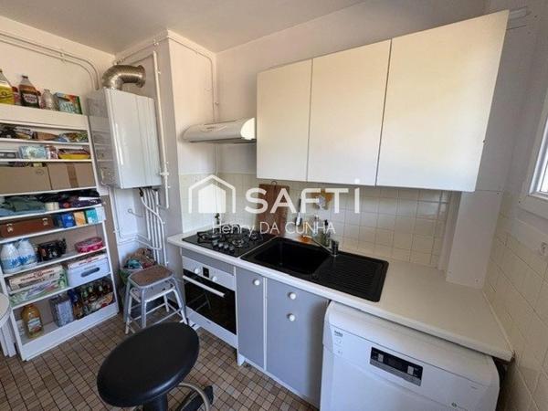 T2 lumineux avec balcon proche tram A