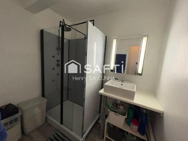 T2 lumineux avec balcon proche tram A