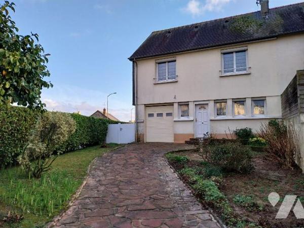 Maison à Vendre à Vitré (35500) en Ille-et-Vilaine (35)

SUD VITRE - Maison de 72 m² située s...