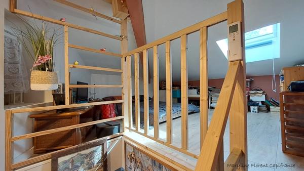 Maison de village T2/T3 de 48 m² (60 m² au sol) entièrement rénovée - Tourzel-Ronzières