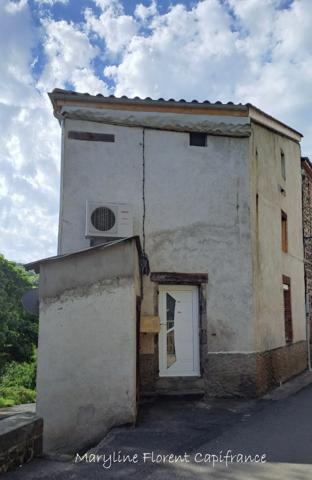 Maison de village T2/T3 de 48 m² (60 m² au sol) entièrement rénovée - Tourzel-Ronzières