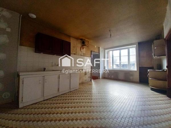 A PROXIMITE DE POULAINES, LONGERE ET DEPENDANCES