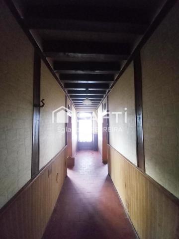 A PROXIMITE DE POULAINES, LONGERE ET DEPENDANCES