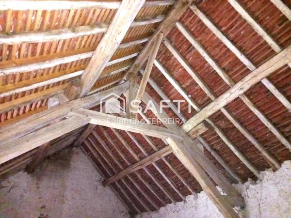 A PROXIMITE DE POULAINES, LONGERE ET DEPENDANCES