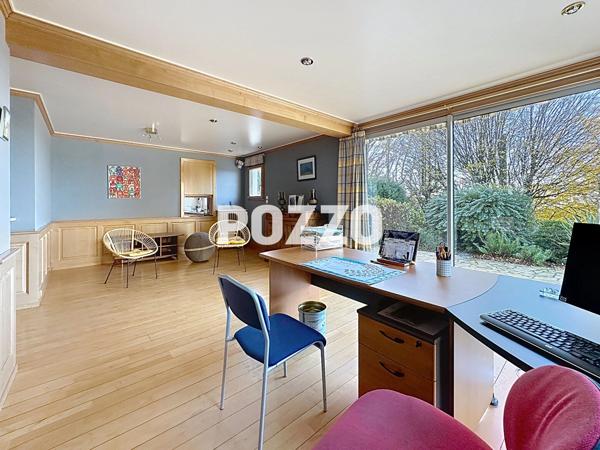 A Vendre - AVRANCHES - Maison 10 pièce(s) 270 m² - Terrain de 2780 m² AVRANCHES