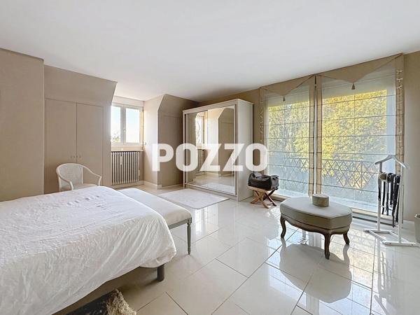 A Vendre - AVRANCHES - Maison 10 pièce(s) 270 m² - Terrain de 2780 m² AVRANCHES