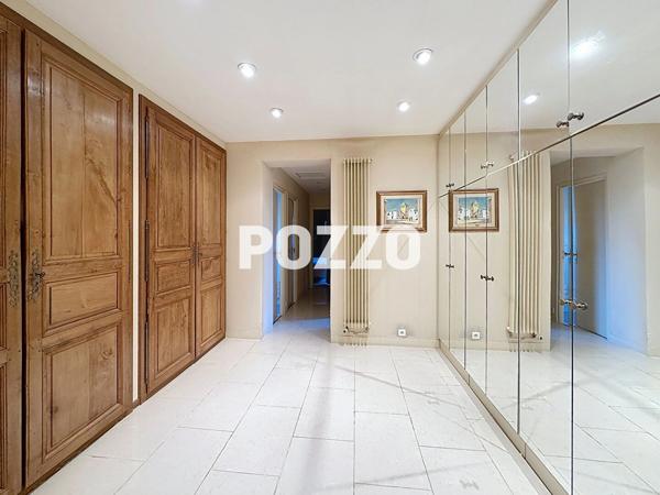 A Vendre - AVRANCHES - Maison 10 pièce(s) 270 m² - Terrain de 2780 m² AVRANCHES