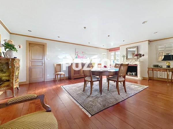 A Vendre - AVRANCHES - Maison 10 pièce(s) 270 m² - Terrain de 2780 m² AVRANCHES