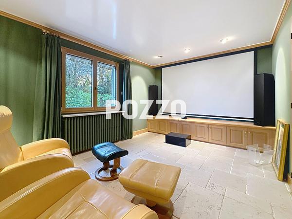 A Vendre - AVRANCHES - Maison 10 pièce(s) 270 m² - Terrain de 2780 m² AVRANCHES