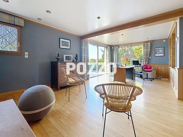 A Vendre - AVRANCHES - Maison 10 pièce(s) 270 m² - Terrain de 2780 m² AVRANCHES