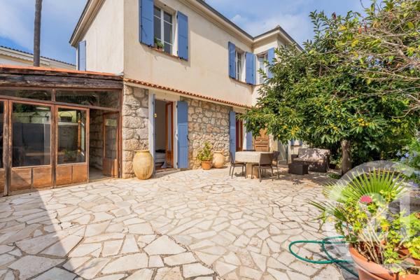 Appartement F4 à vendre  4 pièces - 123,02 m 2   NICE  - 06