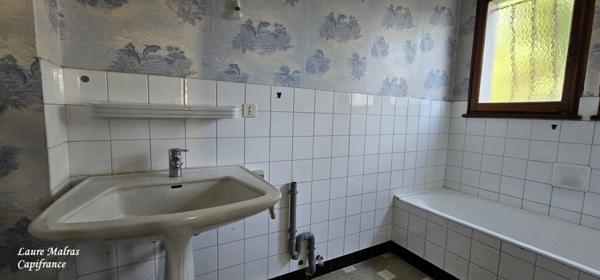 ANNECY LE VIEUX (74) - Proche lac - T2 à vendre avec garage, cave et grenier