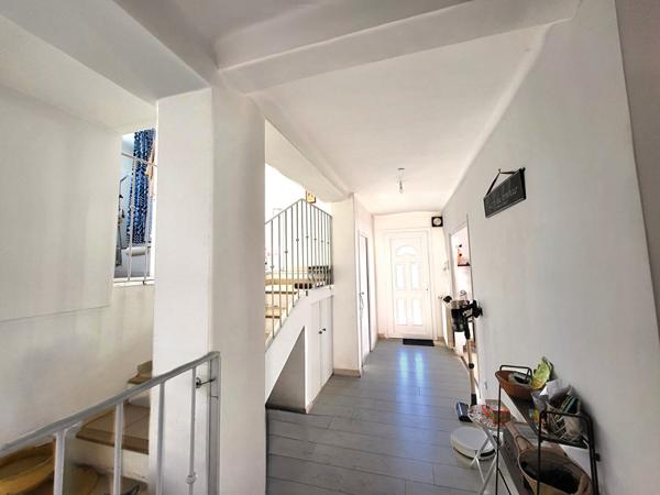 Belle maison Isle Sur La Sorgue 5 pièces sur terrain de plus de 2300m2