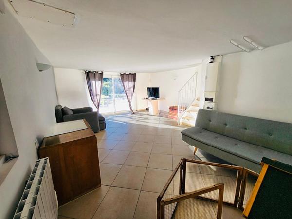 Belle maison Isle Sur La Sorgue 5 pièces sur terrain de plus de 2300m2