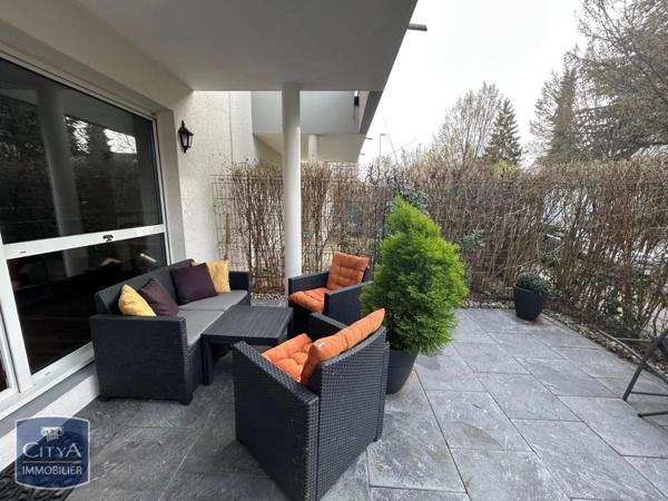 Appartement à louer 2 pièces 56.9m²