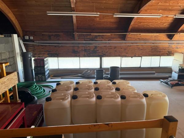 Location                                                      Local commercial
                        
                     6 pièces                      380 m2                     à Brioude
