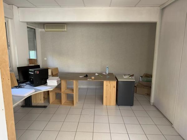Location                                                      Local commercial
                        
                     6 pièces                      380 m2                     à Brioude