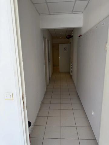 Location                                                      Local commercial
                        
                     6 pièces                      380 m2                     à Brioude