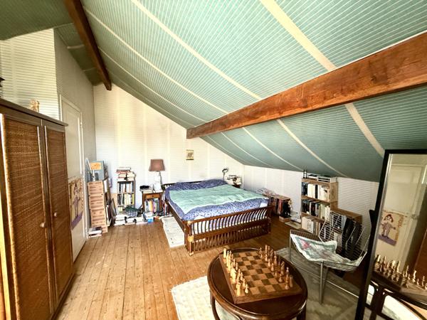 Livry-Gargan (93190) Maison avec jardin, garage et dépendance