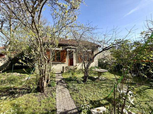 Livry-Gargan (93190) Maison avec jardin, garage et dépendance